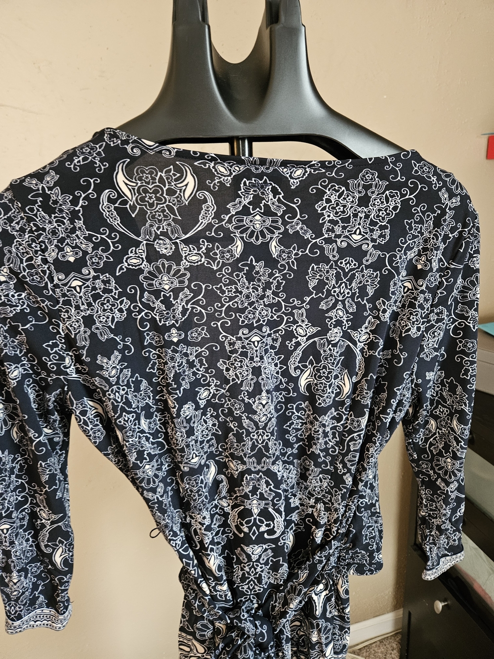 Ann Taylor Black and Gray Floral Wrap Dress - Picture 5 of 8
